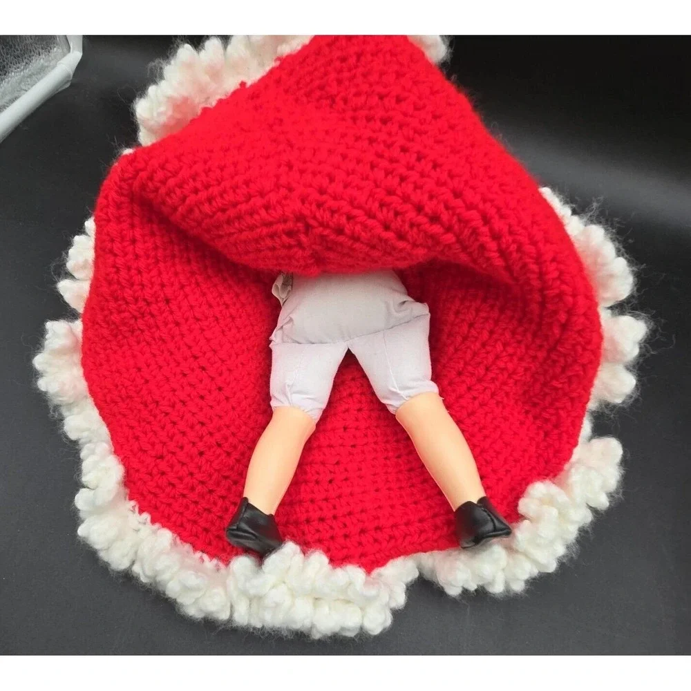 VtgMr & Mrs Santa Claus Dolls Crochet Outfit Christmas Decor Holidays Grannycore